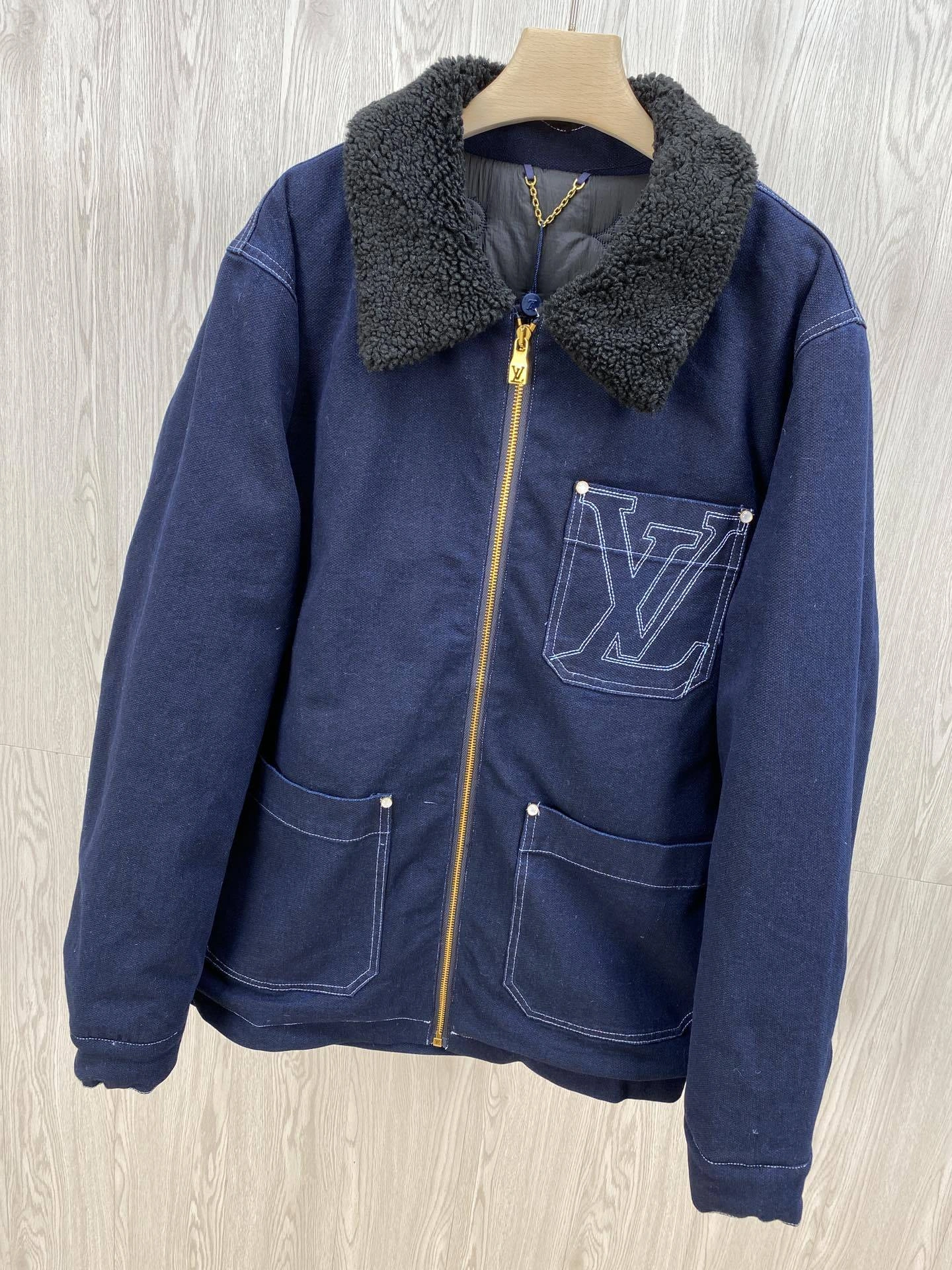 wg.luxury- 8V oversized item:D-F409L2324